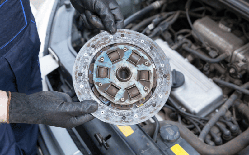 Everything You Need to Know About Clutch Discs: Function, Types, Symptoms of Wear, and Replacement