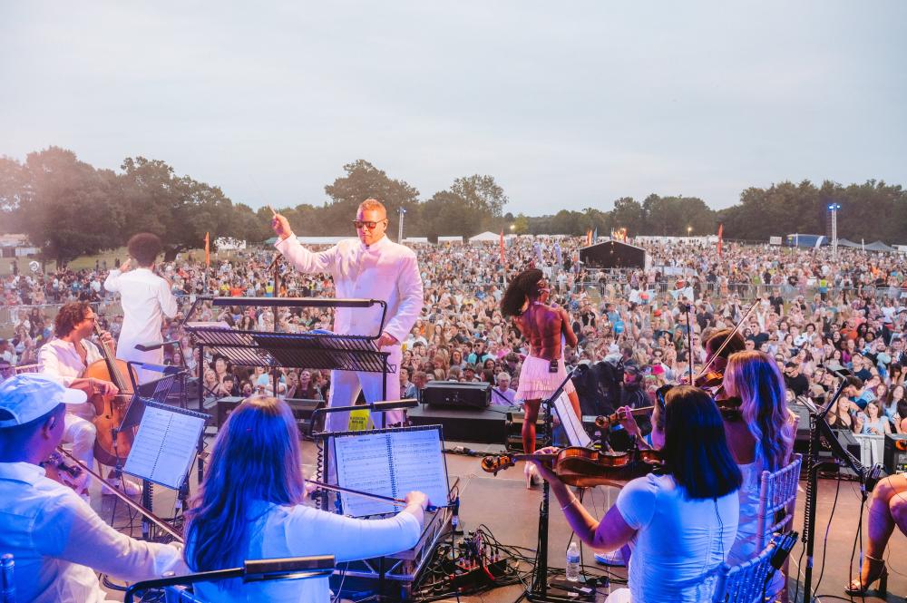 Largest ever Classic Ibiza set for Bowood House Shows