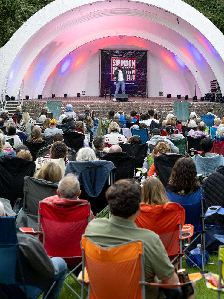More than 1000 fans support Swindon's first independent comedy festival