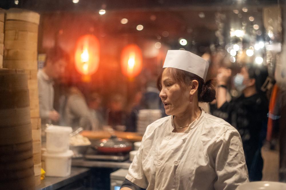 Busy night in Chinatown by Linda Addyman
