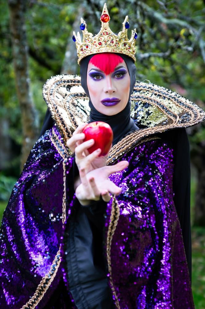 Swindon panto star has wickedly fun time picking poisoned apples