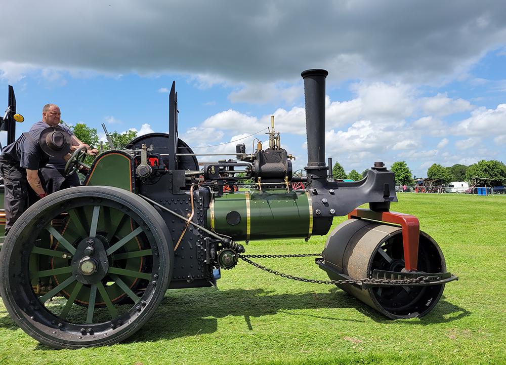 Steam enthusiasts flock to Lydiard Park for festival