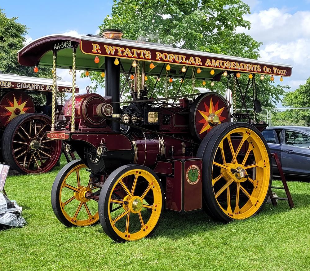 Steam enthusiasts flock to Lydiard Park for festival
