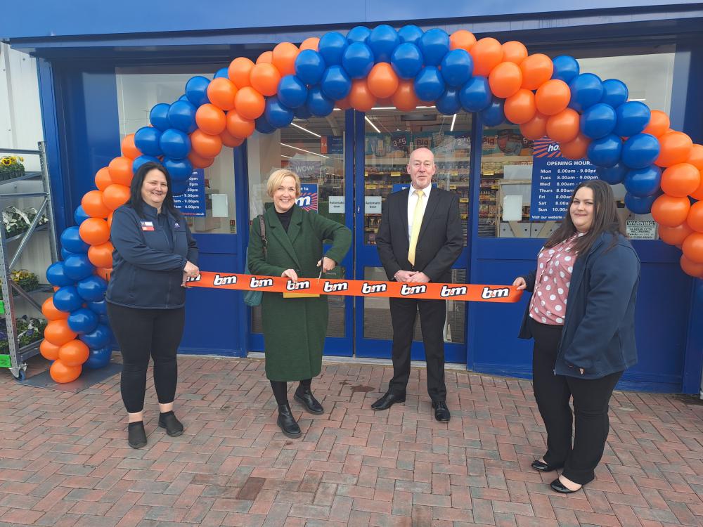 B&M relocate to new site and hold official opening ceremony 