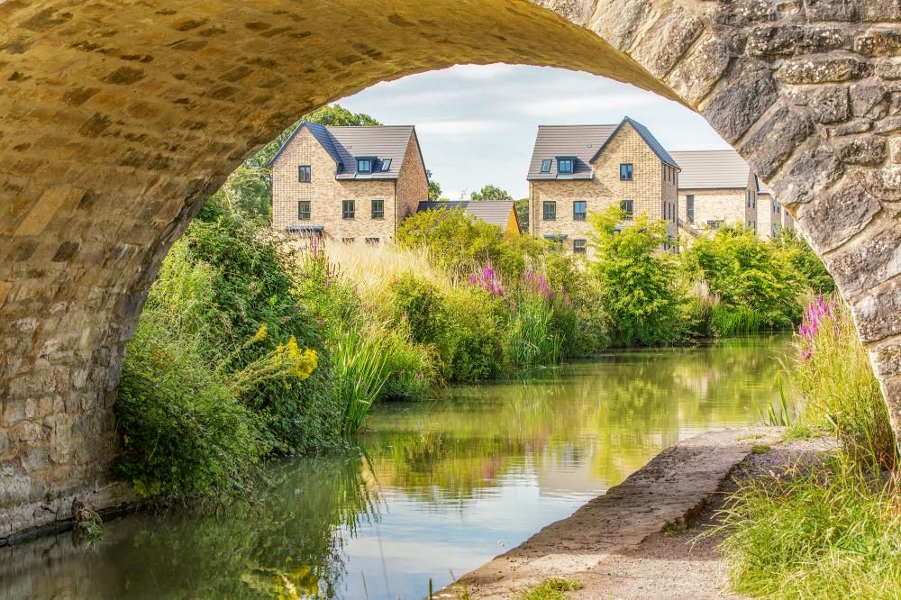 Smooth sailing ahead for Wichelstowe canal