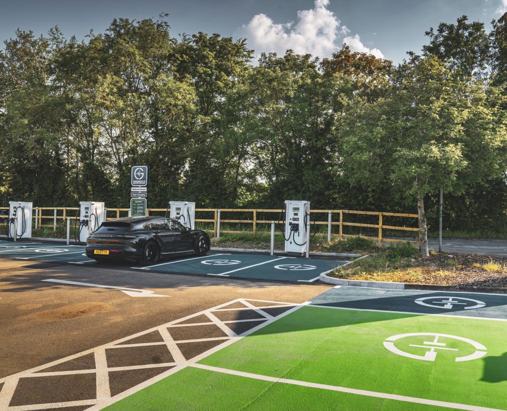 First GRIDSERVE Electric Retail Hub opens at Dobbies Swindon