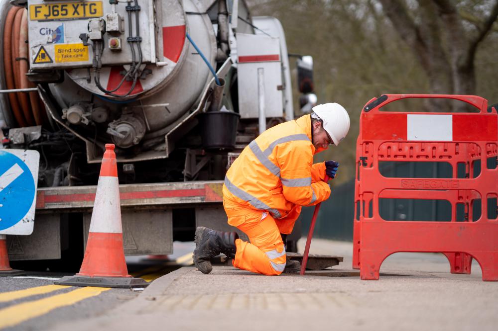 Recordbreaking 14km of Swindon sewers cleaned
