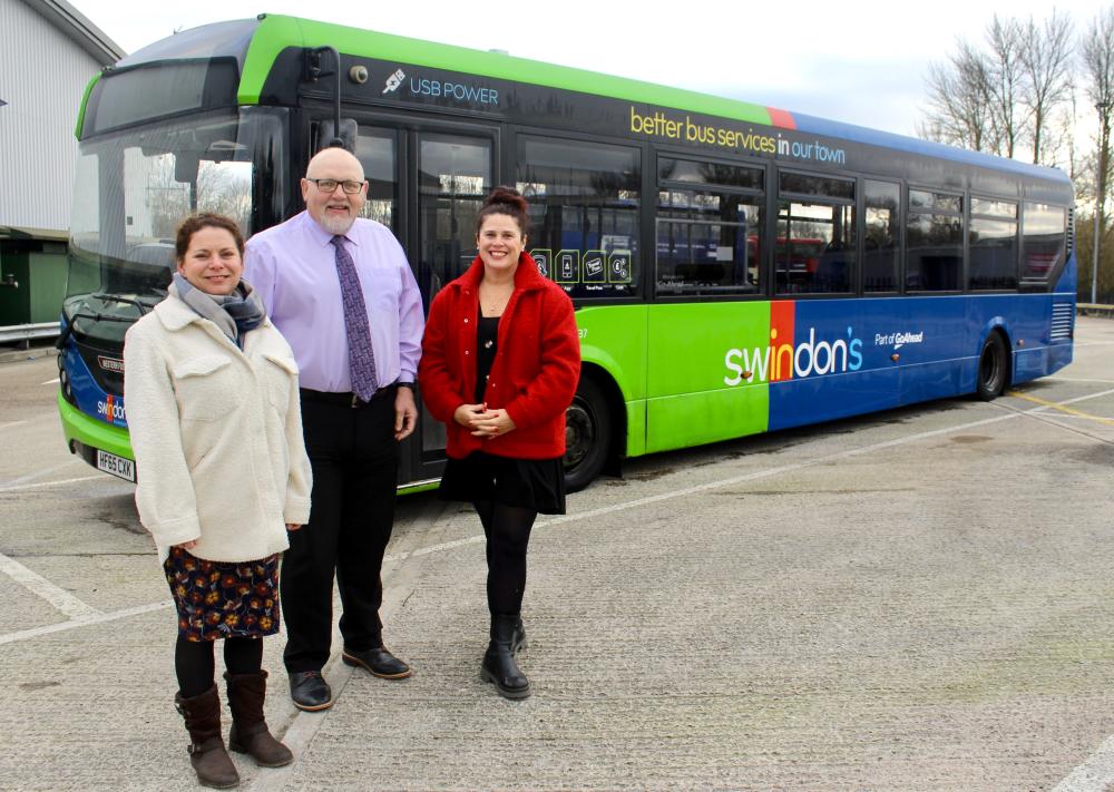 From left: Tina Bennett from Prospect Hospice, Paul Coyne, Swindon’s Bus Company operations manager and Marie Carter from Prospect Hospice 