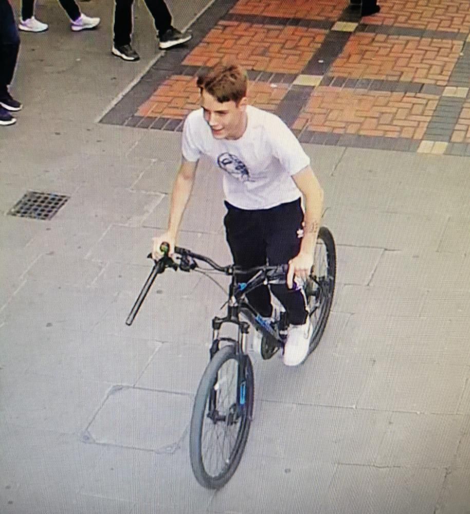 Witness appeal following disorder in Swindon involving three males carrying weapons