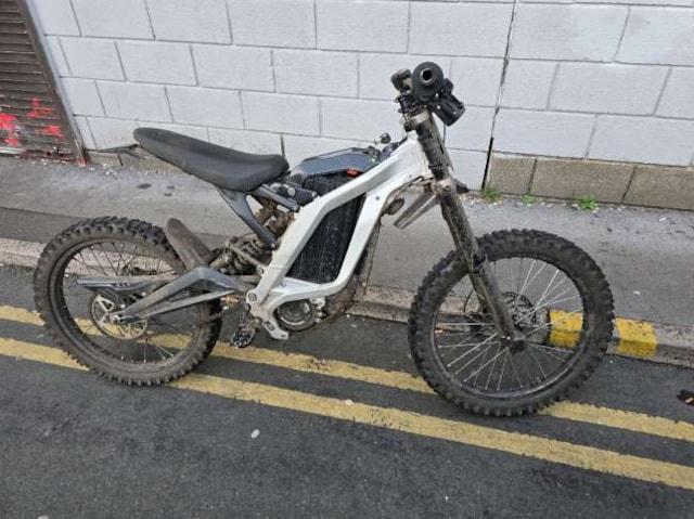 Drug dealer found with machete and cannabis walks free from Swindon court