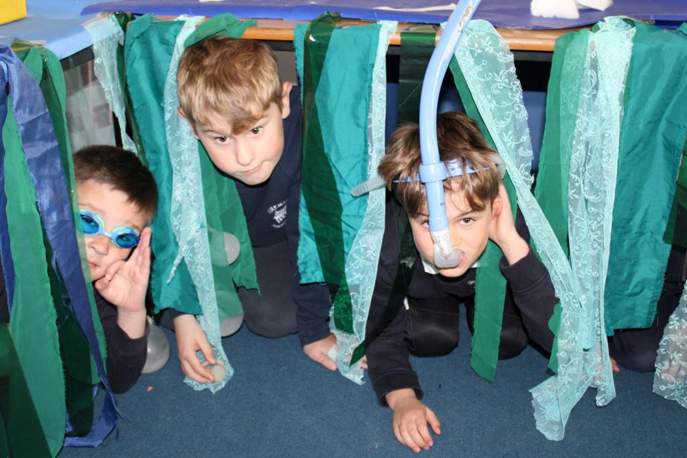 Swindon pupils enjoy exciting start to term with Underwater Wonderland experience