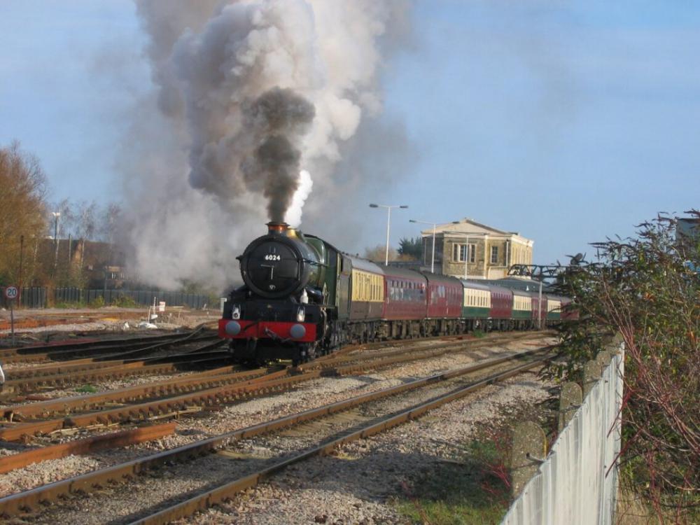 Steam Train at Swindon Station