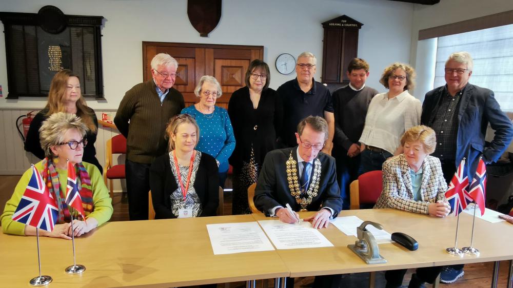 The signing of the agureement
