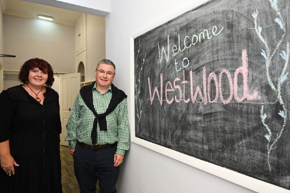 MP Robert Buckland visits Swindon care home