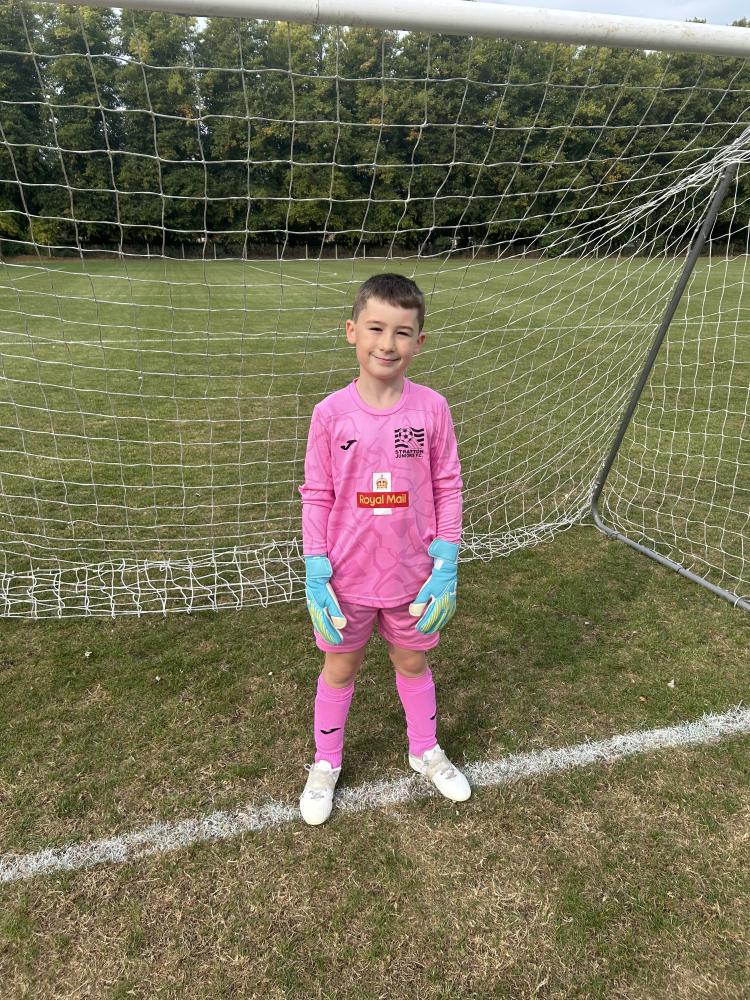 Stratton Juniors celebrate new kit