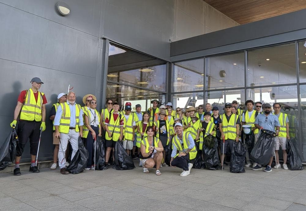 Parish litter pick brings community together for Prospect Hospice