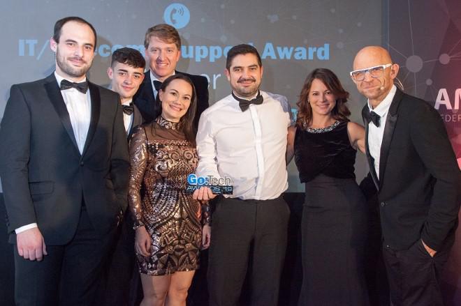  Excalibur Communications is presented with the Go:Tech 2019 Award for IT and Telecoms Support by Jason Bradbury, former presenter of the Gadget Show. The Excalibur team received that Award at the Go:Tech 2019 Awards Dinner, held on Thursday 21st November at The Bristol Harbour Hotel.     (from the left: Paulo Diz, Dan O’Brien, Peter Boucher, Victoria Selvon, Graham Ford, Award’s  Judge and Jason Bradbury)   